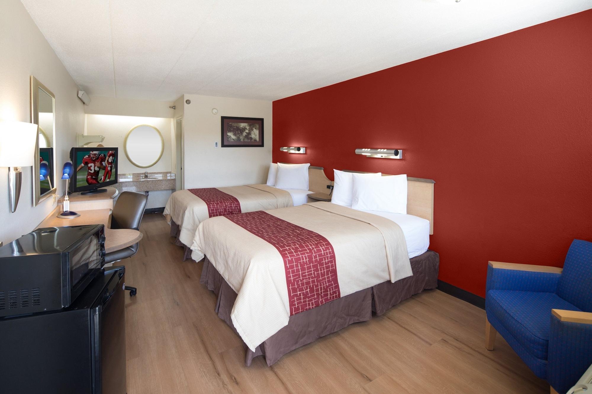 Red Roof Inn Cincinnati Northeast - Blue Ash Exterior photo